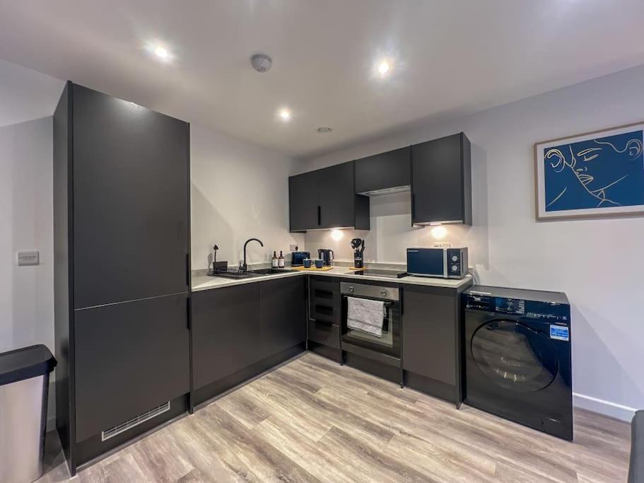 Orange Rentals-High Spec, Midnight Suite, Sleeps 4-Pets Welcome! Liverpool Exterior photo