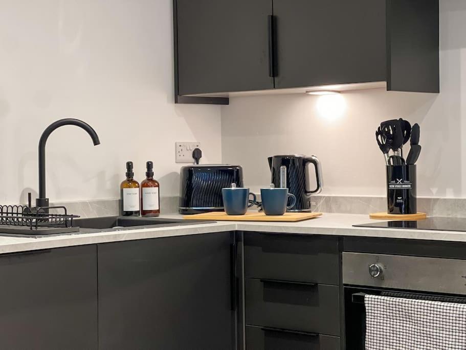 Orange Rentals-High Spec, Midnight Suite, Sleeps 4-Pets Welcome! Liverpool Exterior photo