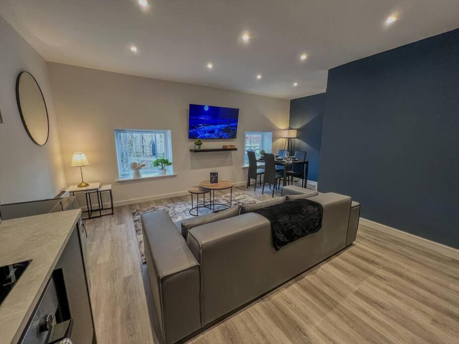 Orange Rentals-High Spec, Midnight Suite, Sleeps 4-Pets Welcome! Liverpool Exterior photo